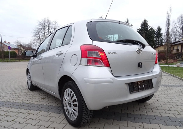 Toyota Yaris cena 25000 przebieg: 143000, rok produkcji 2011 z Kalisz małe 529